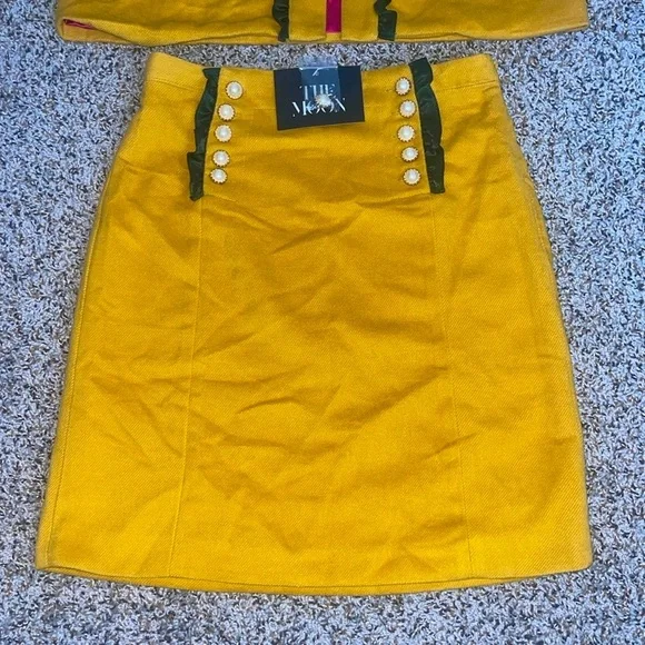 2 Piece Set - Skirt Set Gold Yellow and Green Trimmed Skirt Set Pearl Buttons - Picture 8 of 16